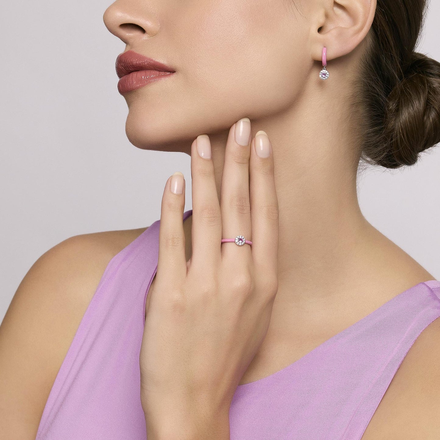 Orecchini a cerchio Mabina donna Smalto rosa e zircone rosa Milanesienne