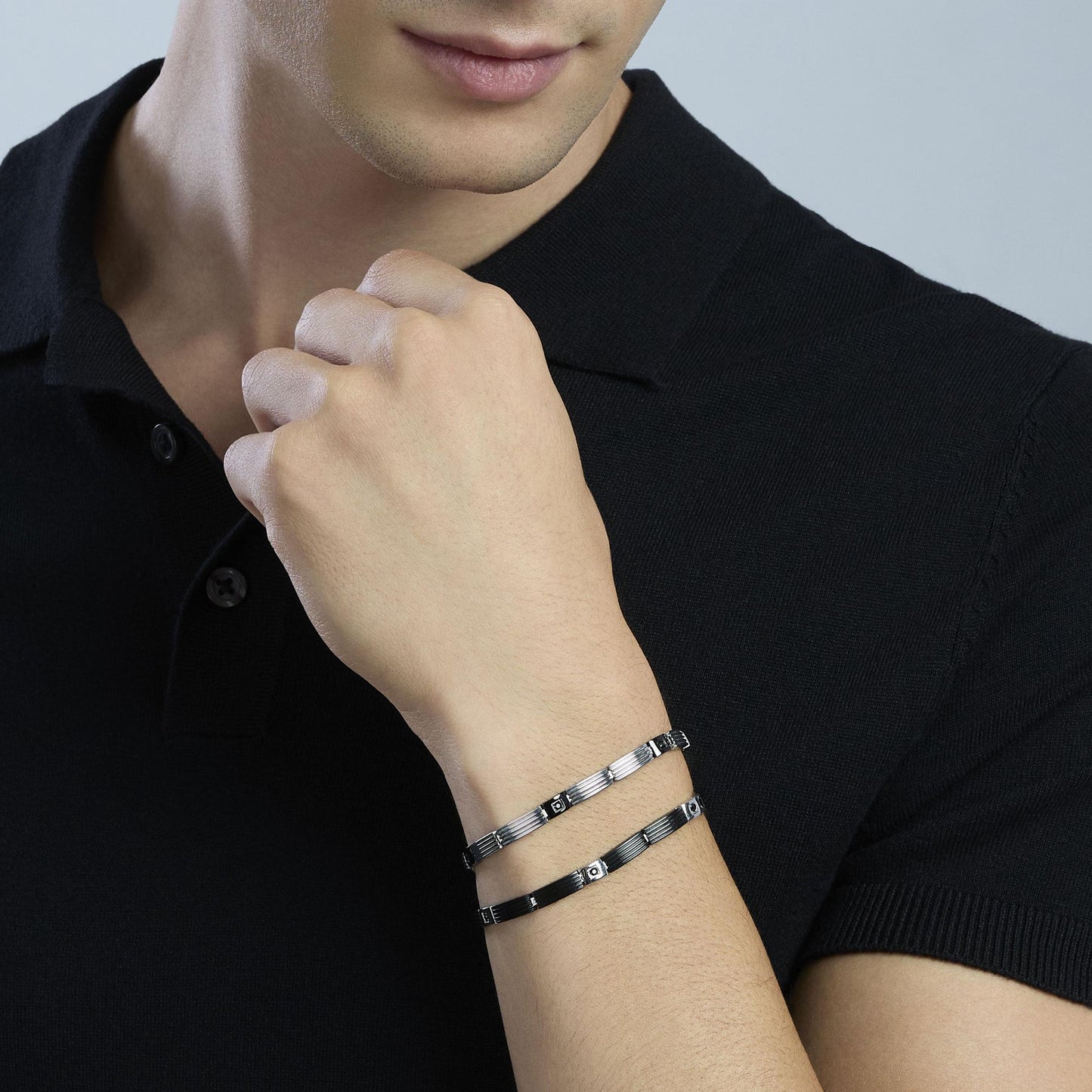 Bracciale Kidult Style uomo Elementi rigati e cristalli neri
