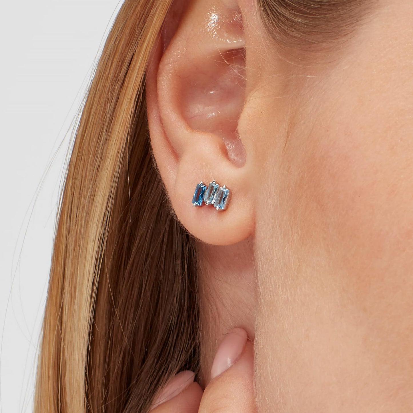 Orecchino argento Fancy light sapphire