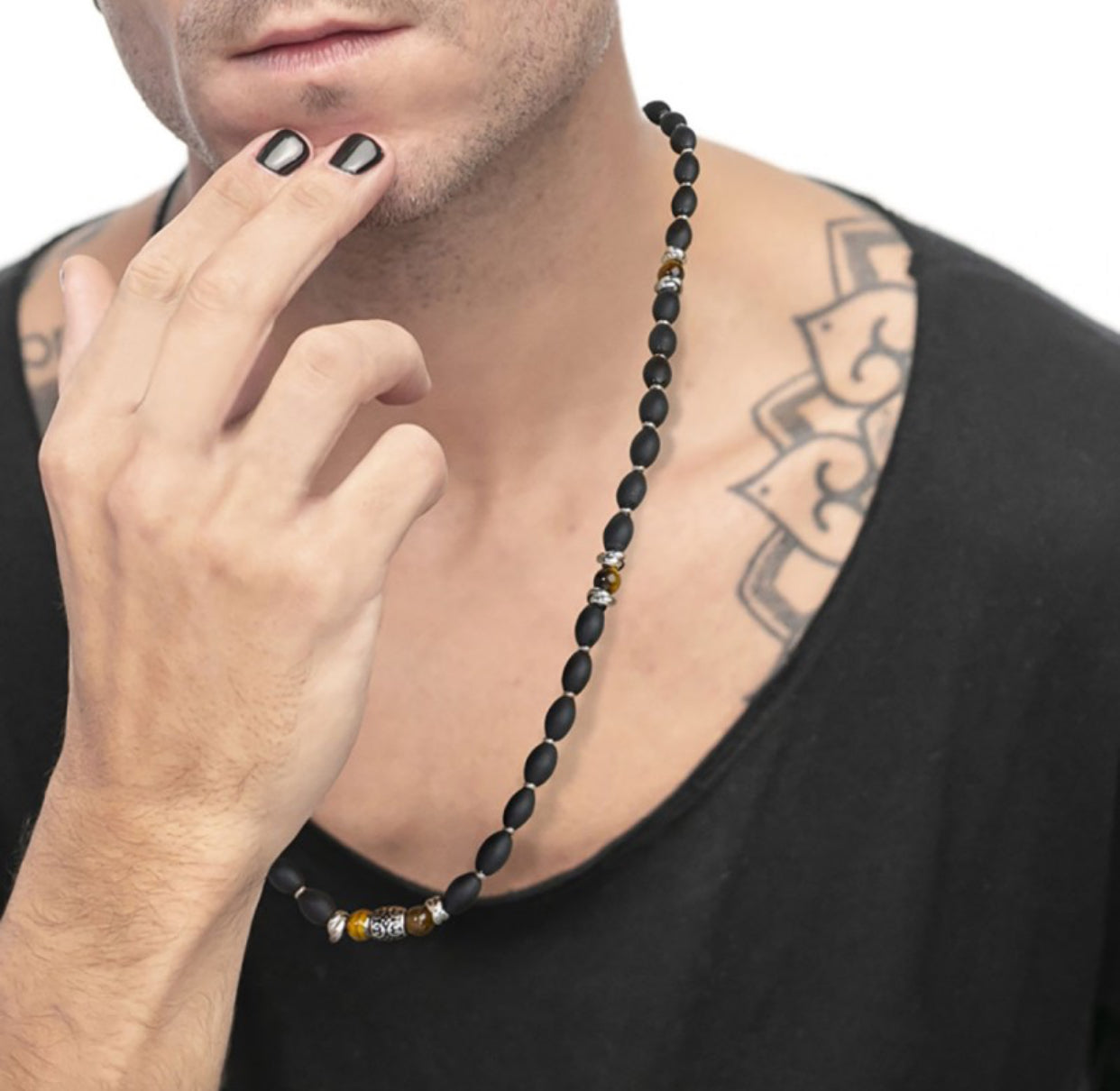 Collana Marlù con onice nera ovale e sfere occhio di tigre