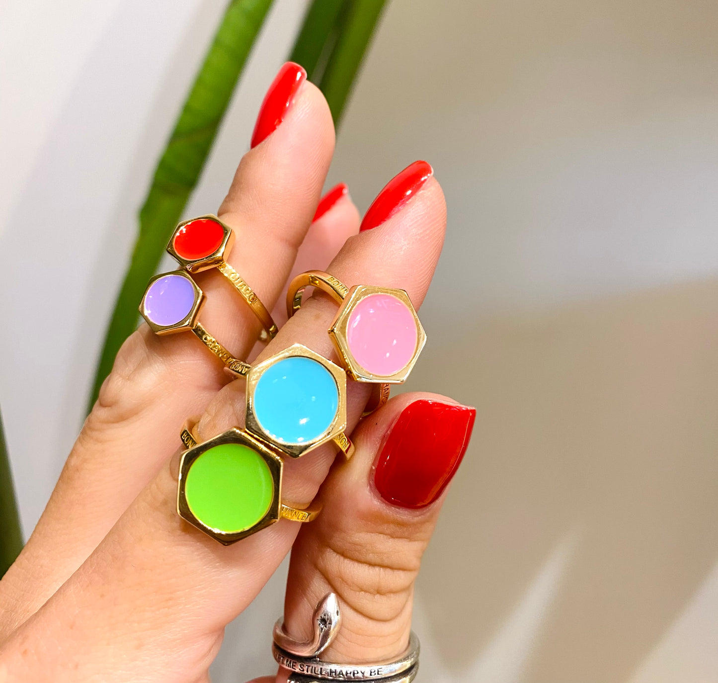 Bonne chance tiny gold ring Vivian