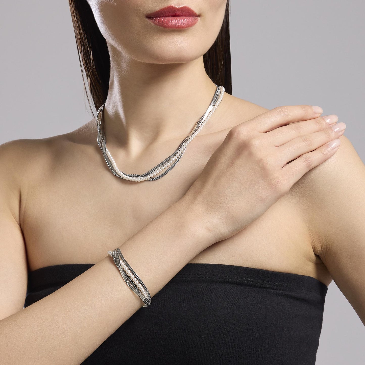 Collana Kidult Style 14 catene e perle conchiglia