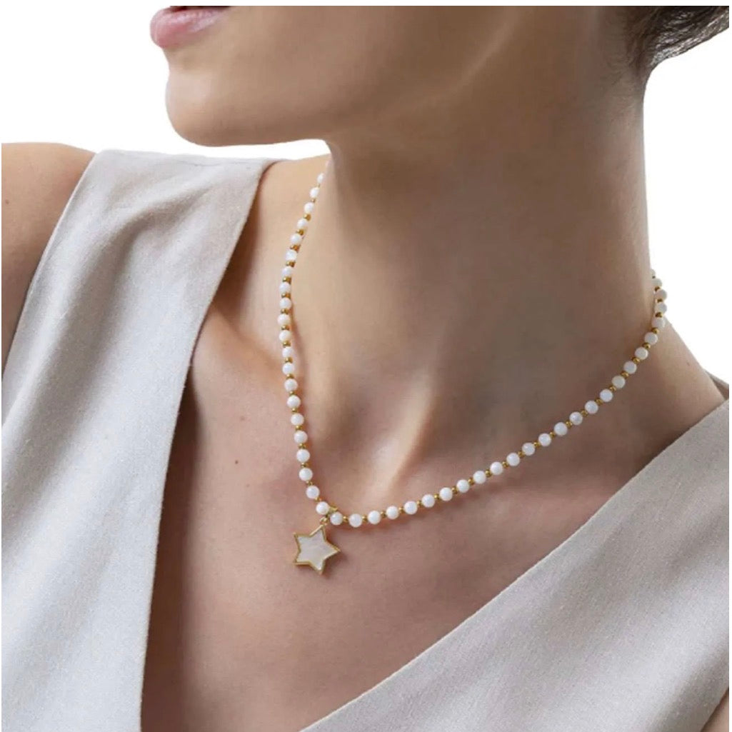 Collana Vestopazzo Sfere bianche e stella madreperla