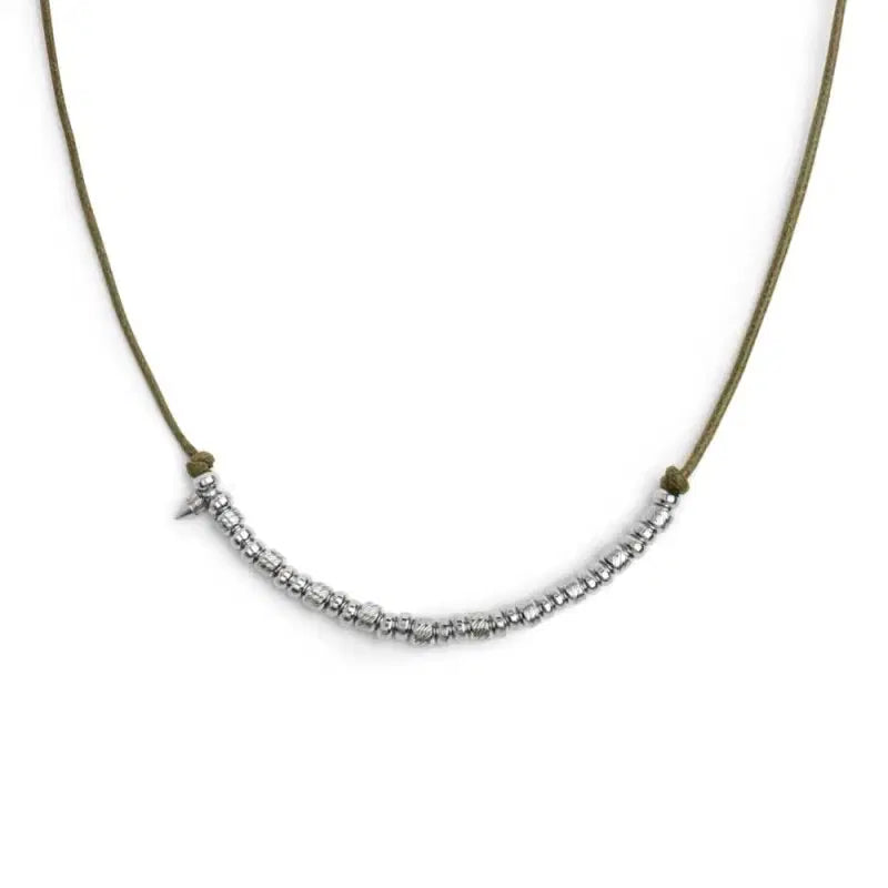 Collana Marlù cordino cerato elementi in acciaio e mini spike verde militare