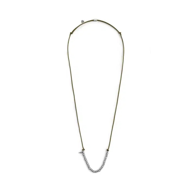 Collana Marlù cordino cerato elementi in acciaio e mini spike verde militare