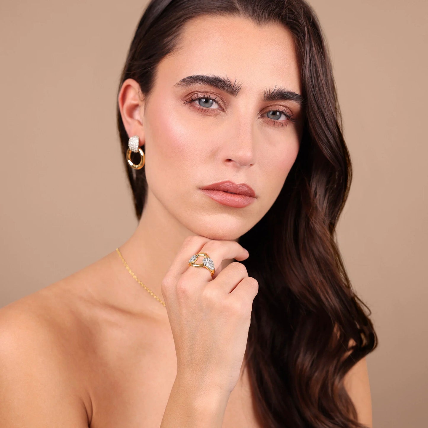 Anello donna Etrusca  a Fascia con Maglia Martellata e Pavé di Cubic Zirconia