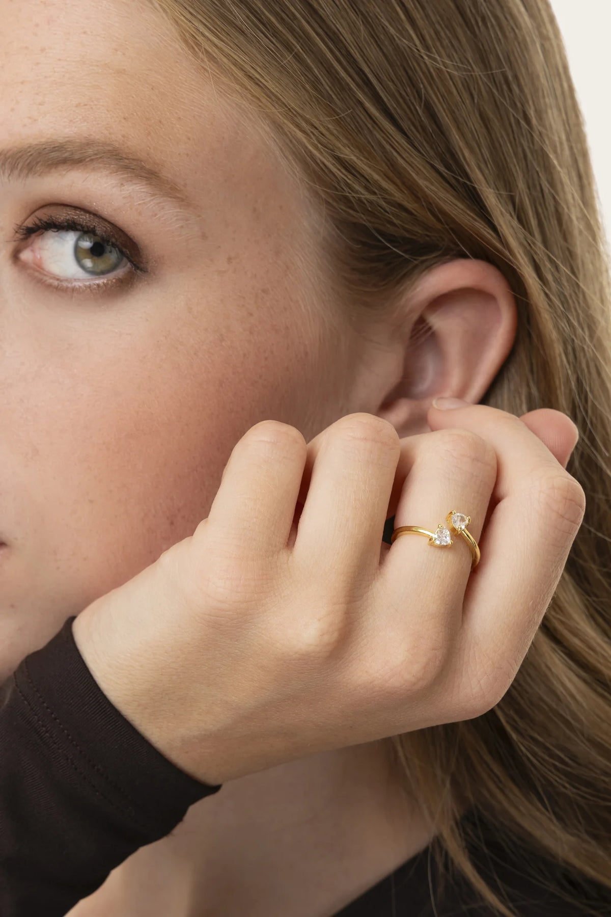 Anello Vestopazzo donna Fedina aperta con cuori punto luce