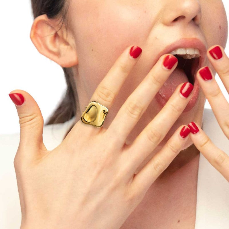 Anello Marlù Piastra quadrata irregolare martellata gold