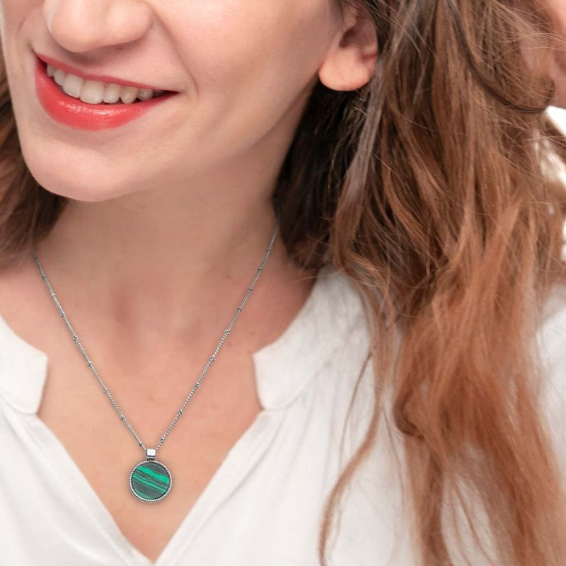 Collana unisex   catena grumetta con pendente tondo verde